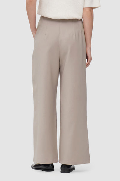 Trousers With Slant Pockets