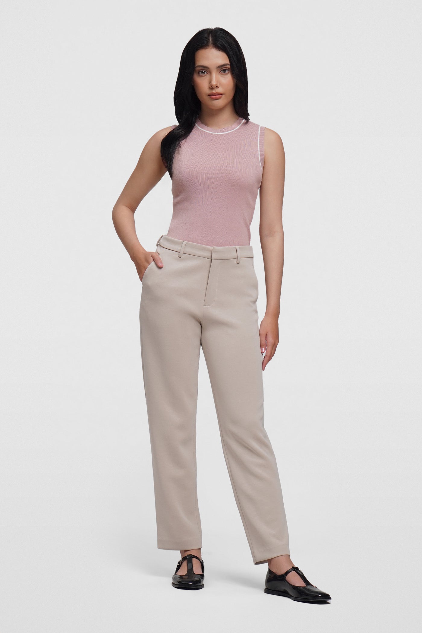 Sleeveless Top With Tipping
