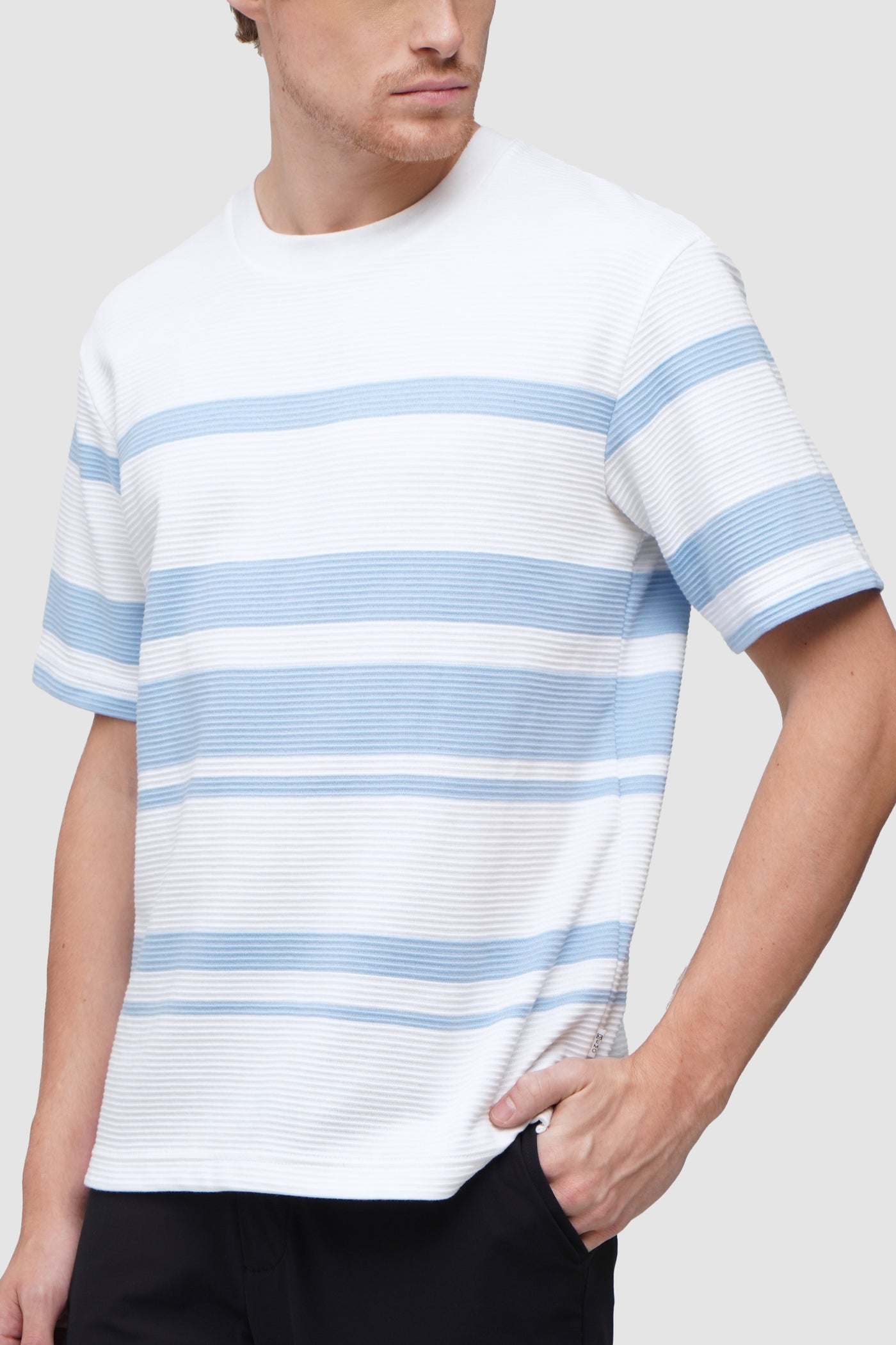 986257-Pale Blue (4).jpg