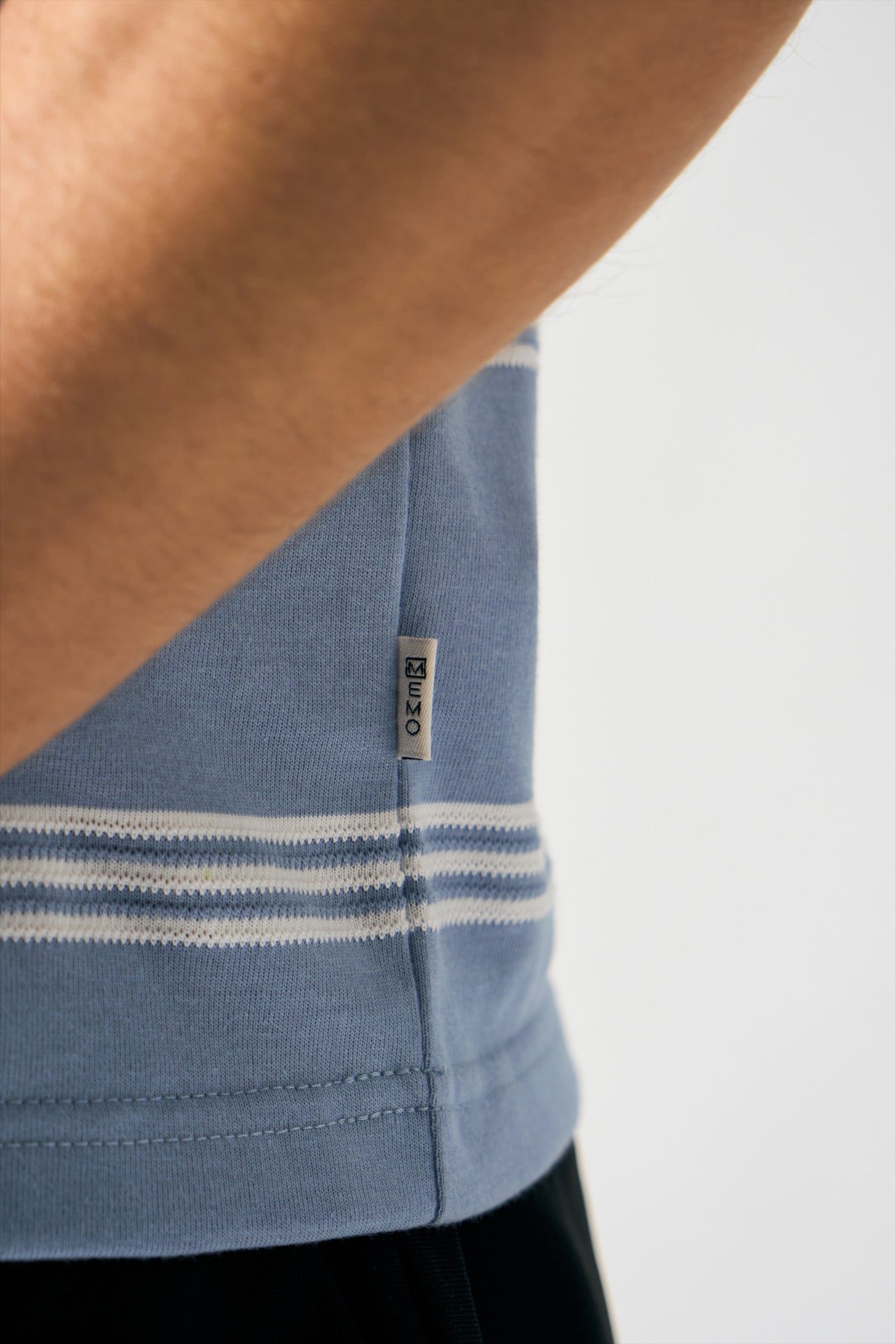 988985-Pale Blue (5).jpg