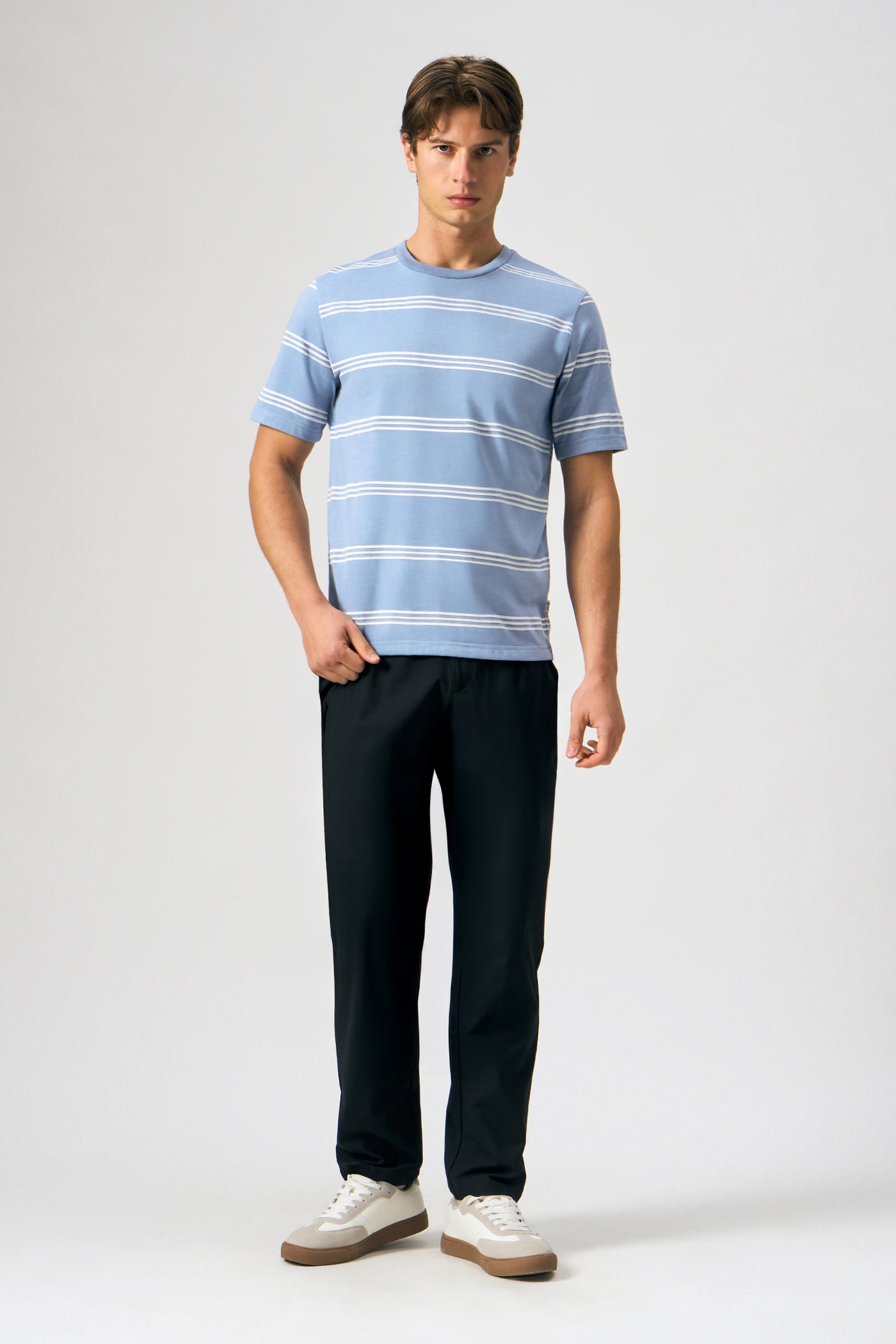 988985-Pale Blue (6).jpg