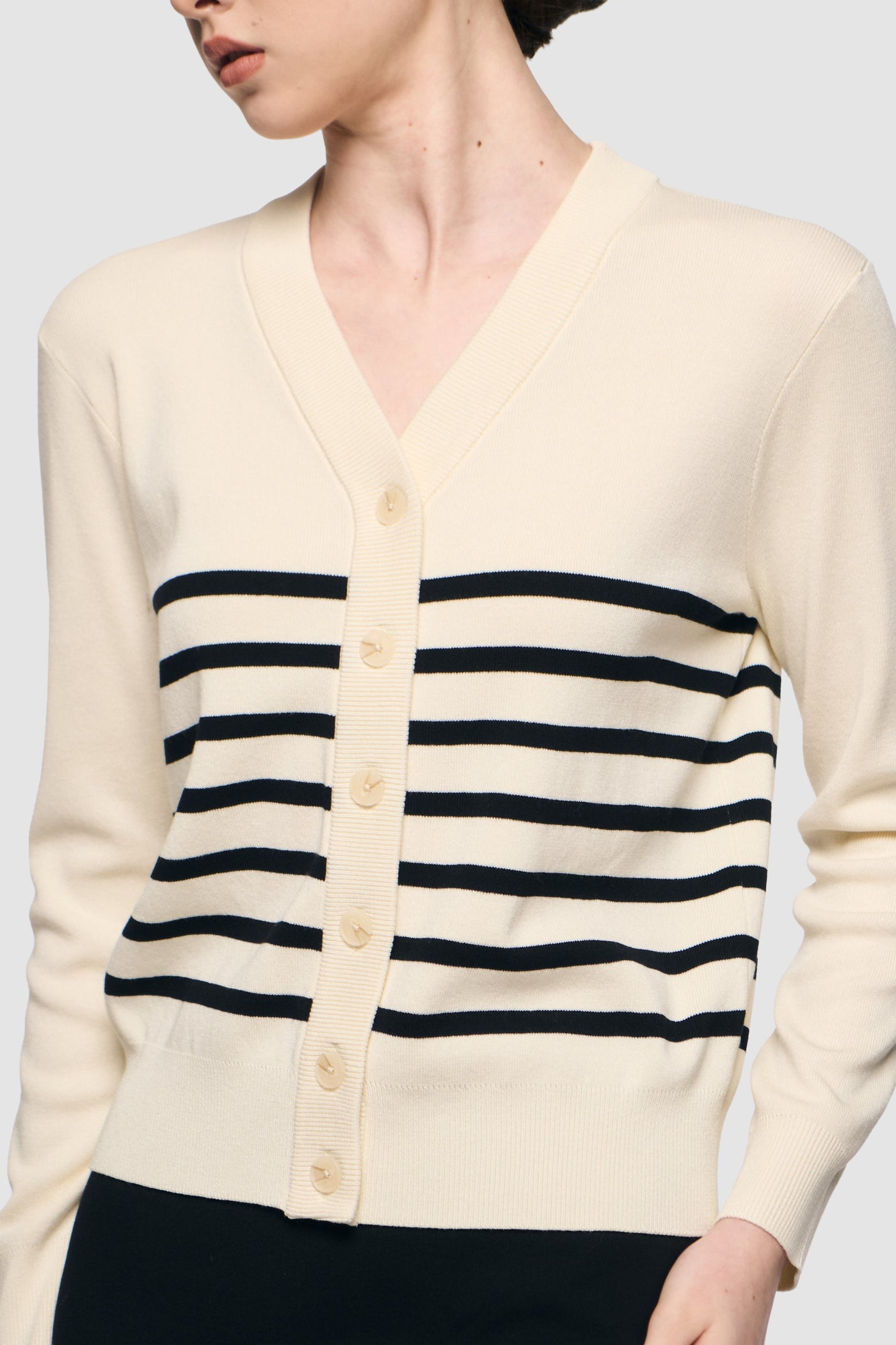 989826-White (1).jpg